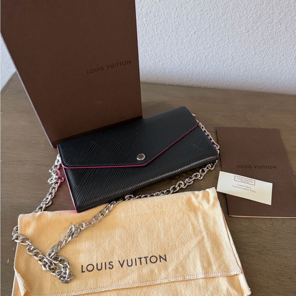 ✨AUTHENTIC✨ Louis Vuitton Black Clutch with Pink Trim -FULL SET❗️